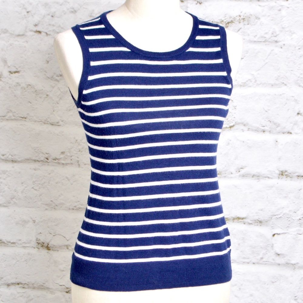 ❌SOLD❌ Old navy Striped Sleeveless Sweater